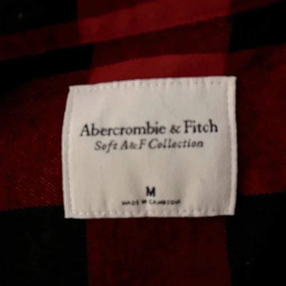 Abercrombie & Fitch Red & Black Buffalo Checkered Flannel Shirt - Size Medium - Picture 9 of 9